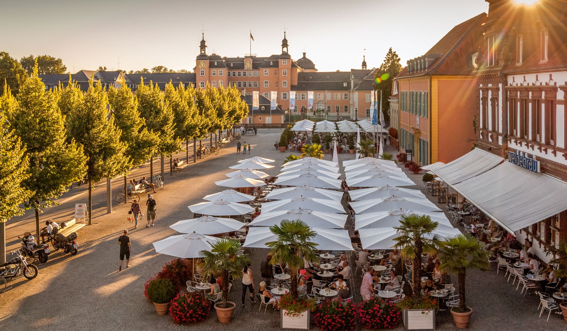 Schwetzingen Schlossplatz Blick zum Schloss