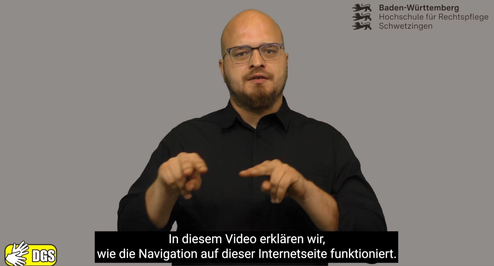 Das Bild zeigt einen männlichen Gebärdendolmetscher und trägt den Untertitel Navigation