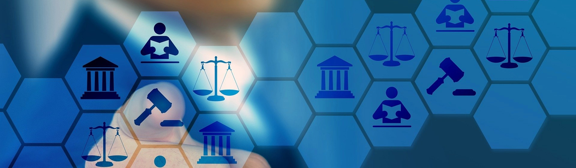 Blaue Kacheln mit verschiedenen Piktogrammen aus dem Bereich der Justiz.